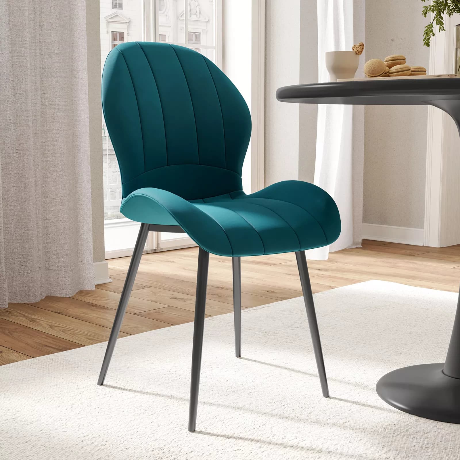 Set 2 sedie in velluto blu petrolio con gambe in metallo nero - Beatrix