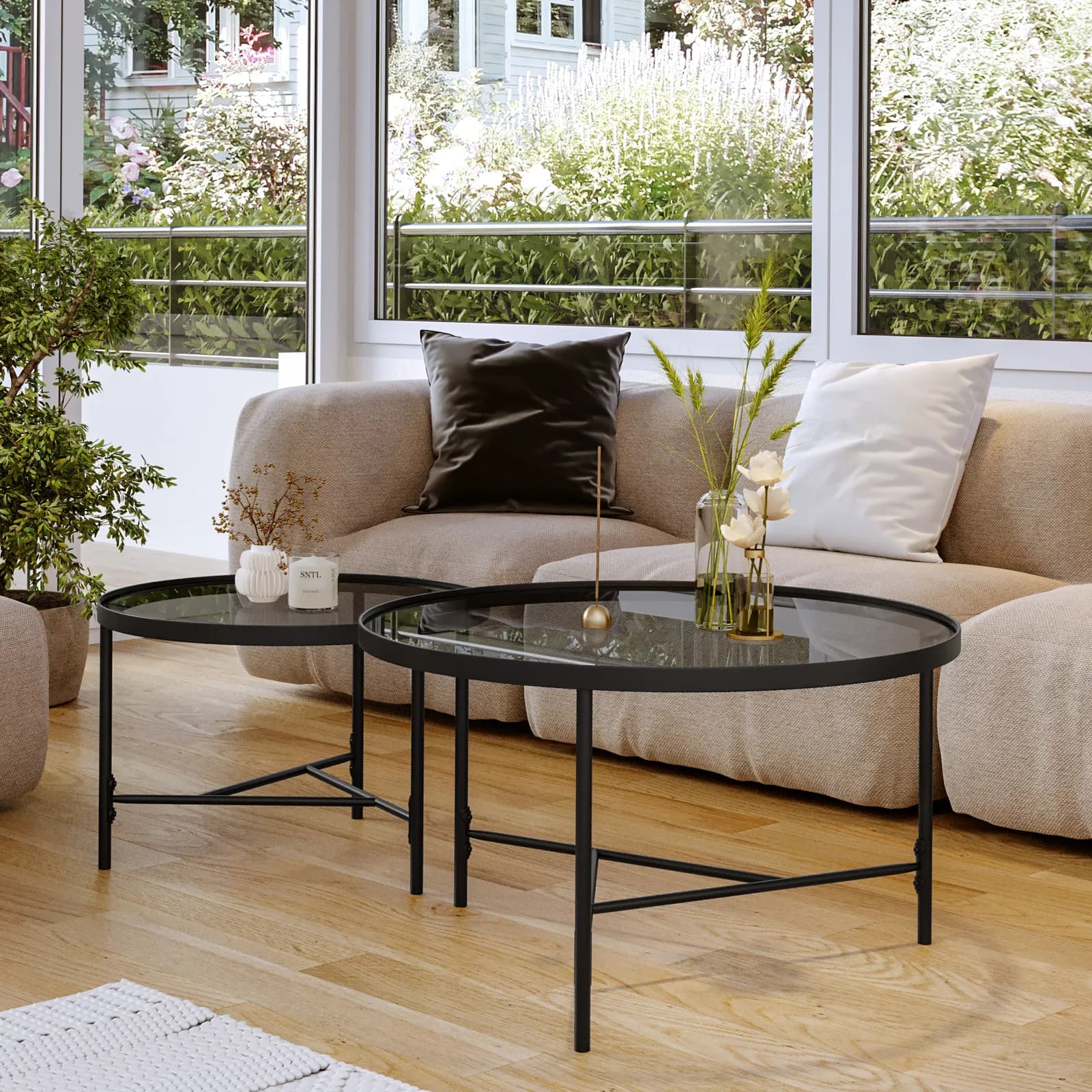 Set 2 tavolini 60 cm e 80 cm con top in vetro nero e struttura in metallo nero - Quentin