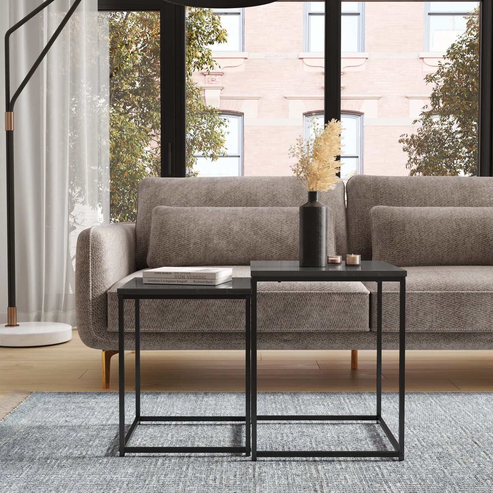 Set 2 tavolini sovrapponibili con top effetto marmo nero e gambe in acciaio nero - Emyl