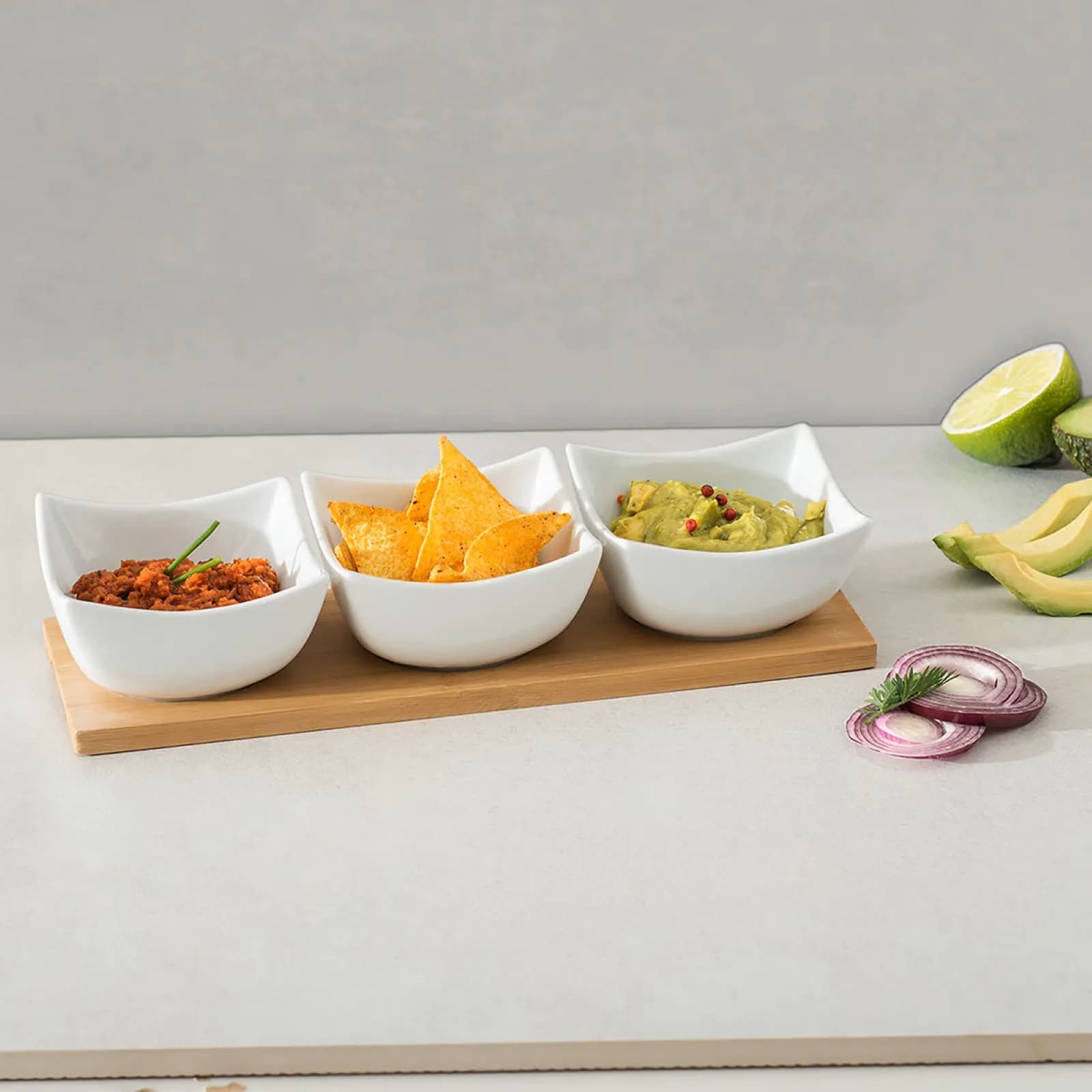 Set 4 accessori per aperitivo in bambù naturale e porcellana bianco