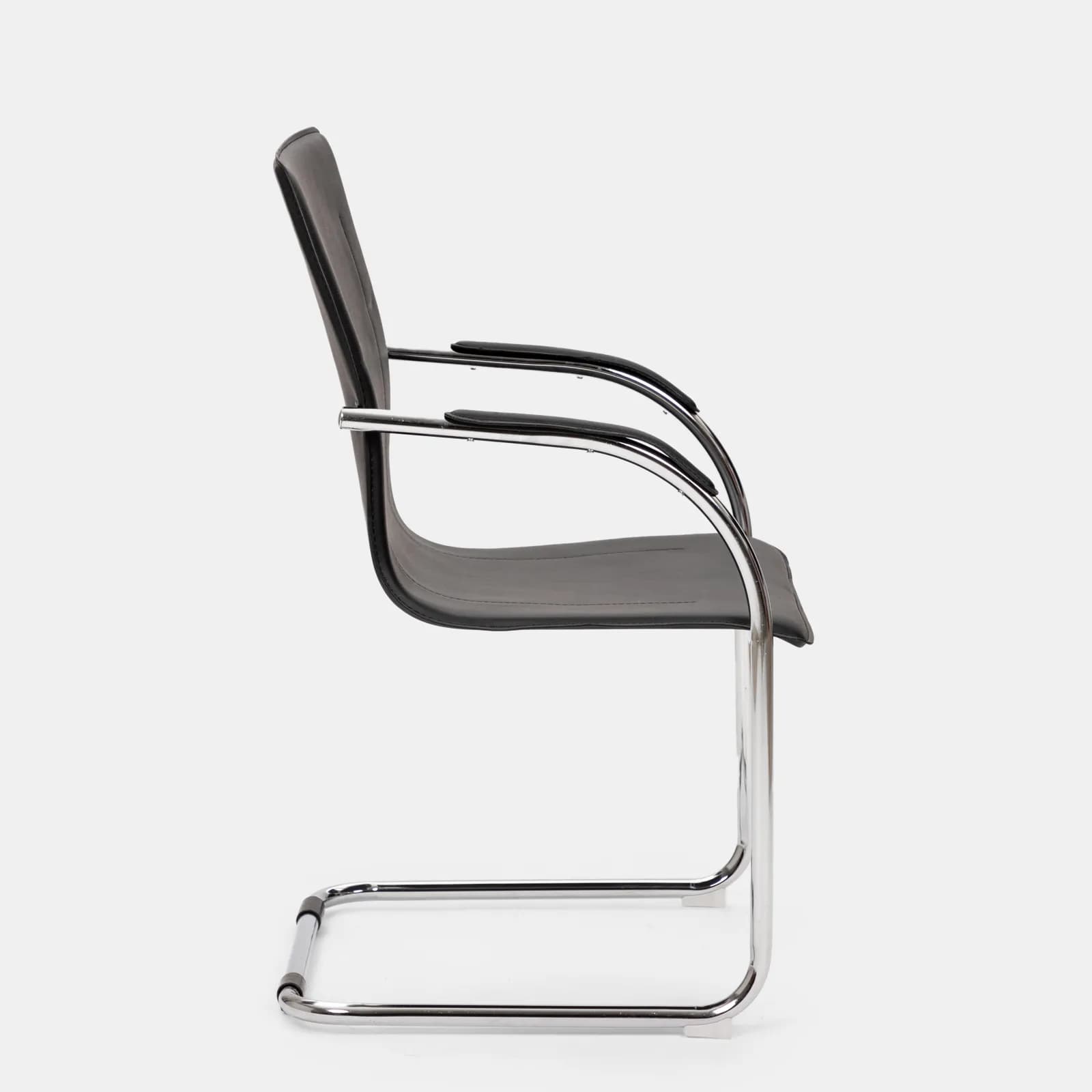 Set 4 poltrone da ufficio in pvc nero con struttura e braccioli in acciaio - Wemar