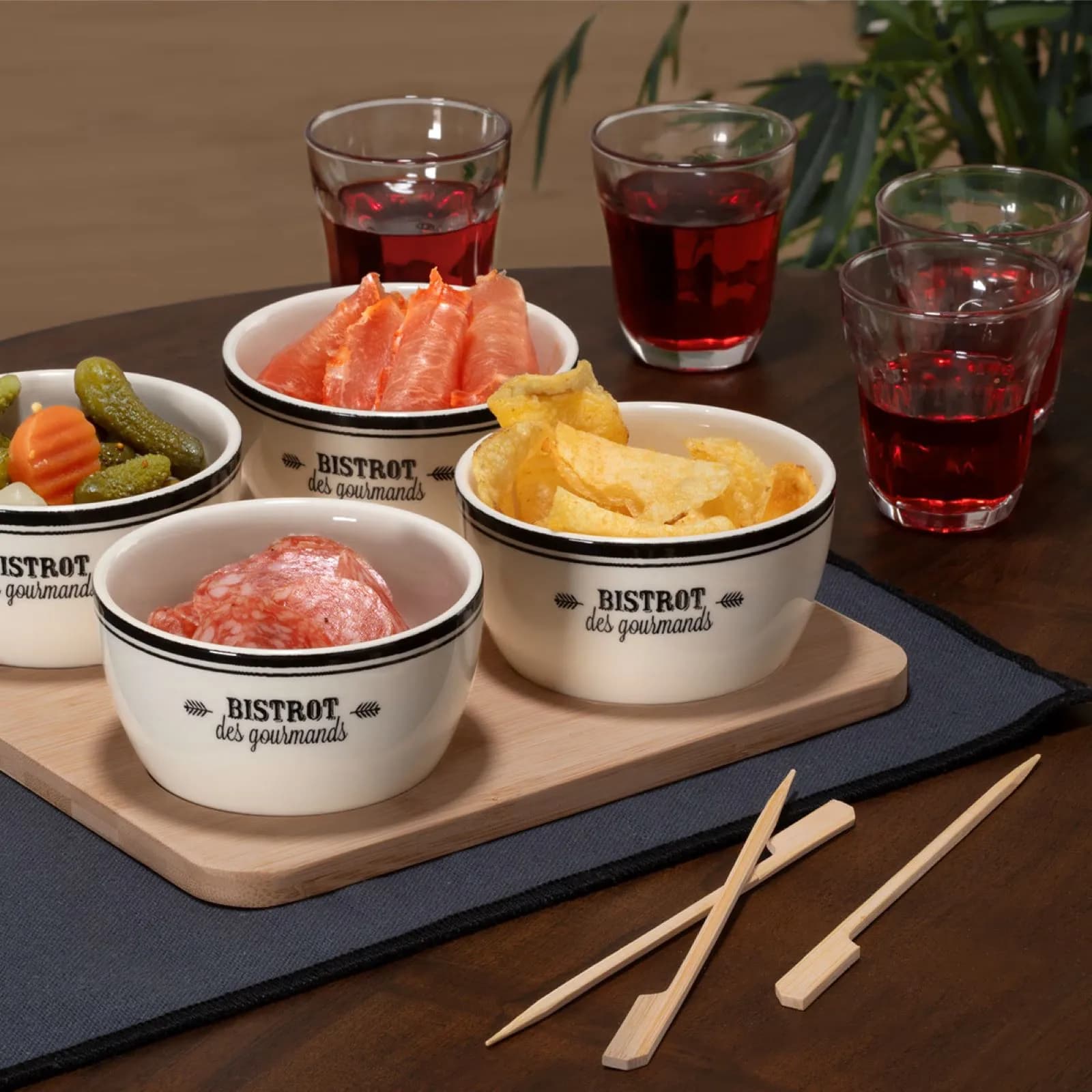 Set 5 accessori per aperitivo in bambù naturale e ceramica bianco con scritta nero
