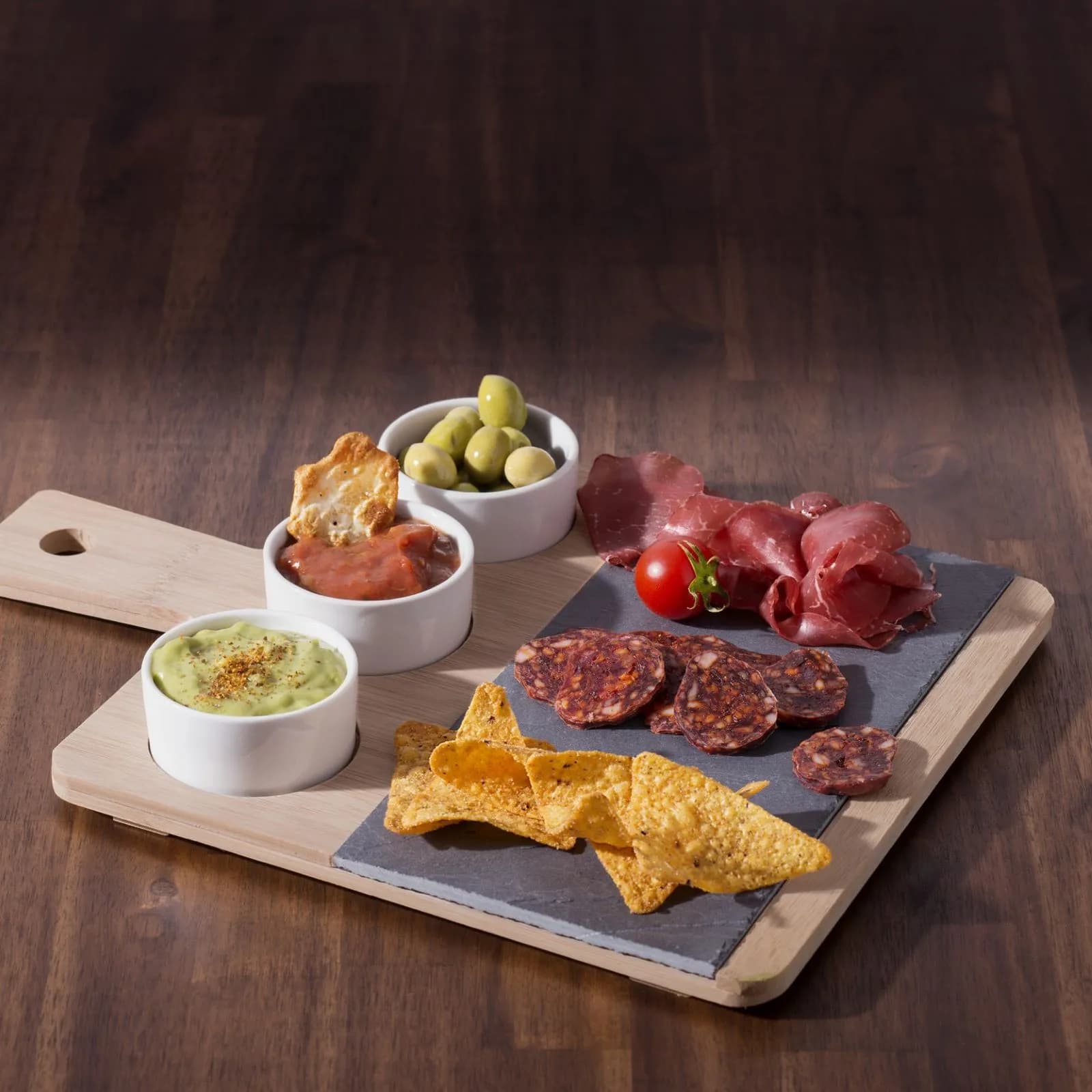 Set 5 accessori per aperitivo in ceramica e ardesia con vassoio in bambù