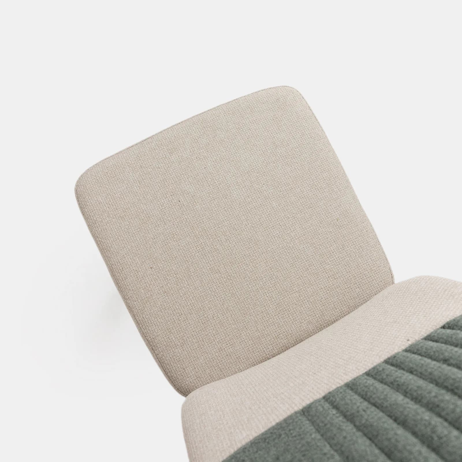 Set 6 sedie in tessuto beige e verde giada con gambe in metallo nere - Sworty Plus