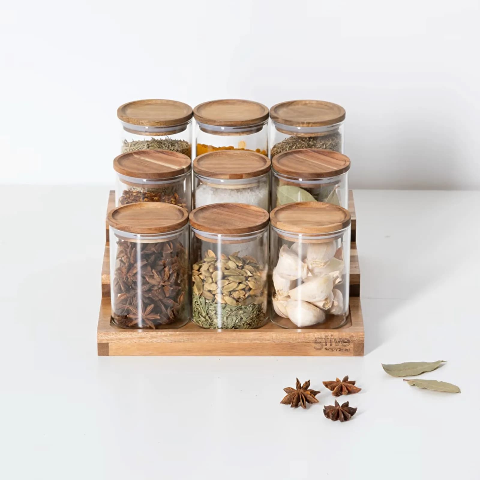 Set 9 vassetti ermetici in vetro con base in legno di acacia naturale