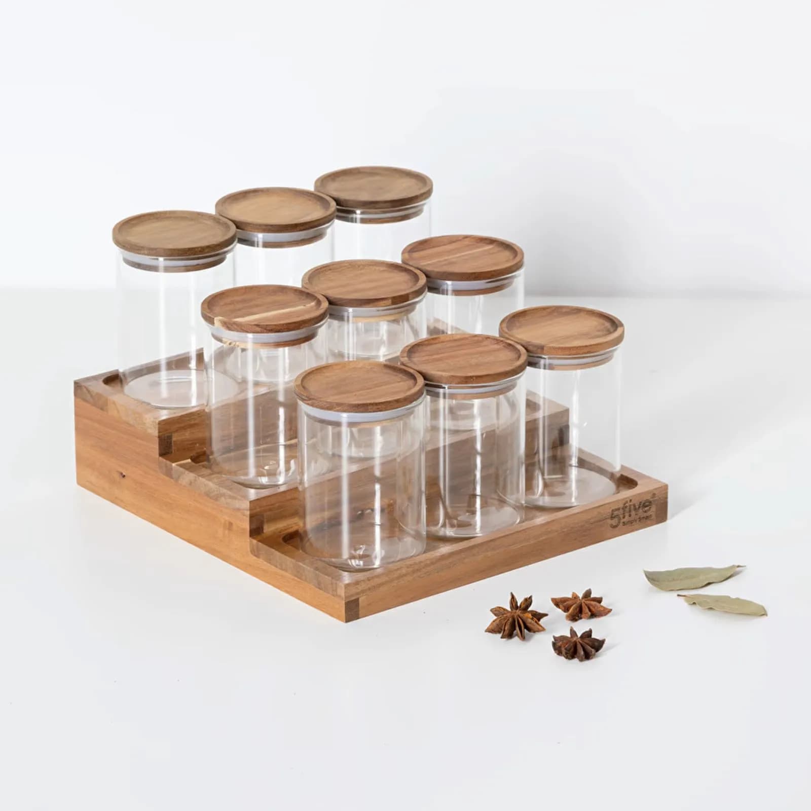 Set 9 vassetti ermetici in vetro con base in legno di acacia naturale