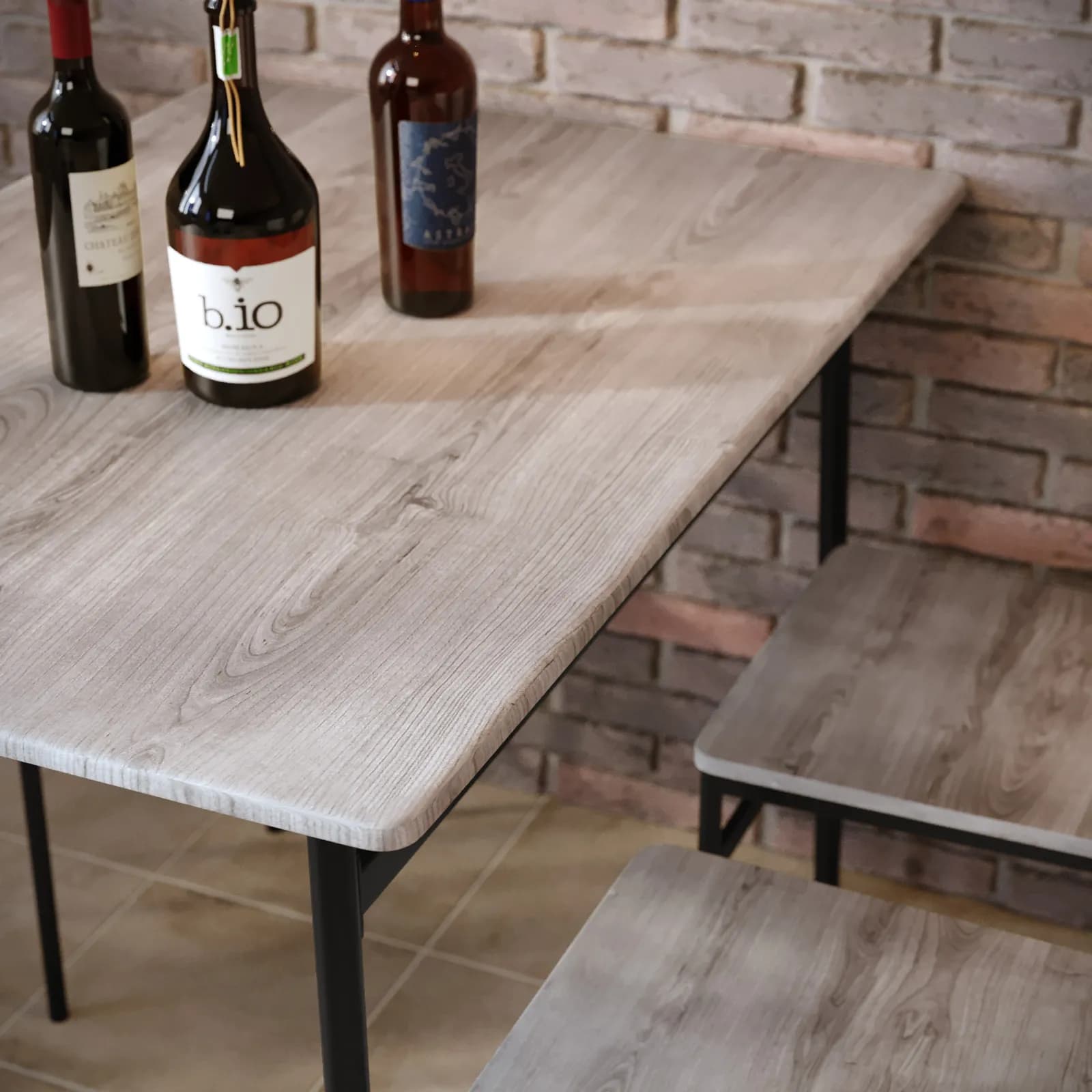 Set pranzo 110x70 cm top effetto rovere chiaro e gambe in acciaio nero con 4 sedie - Hammet