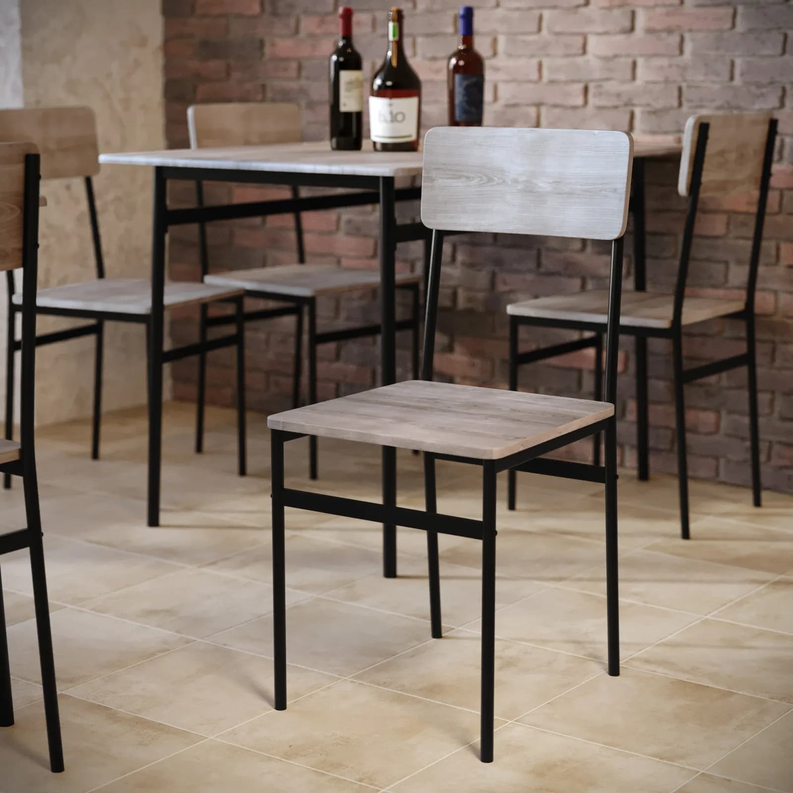 Set pranzo 110x70 cm top effetto rovere chiaro e gambe in acciaio nero con 4 sedie - Hammet