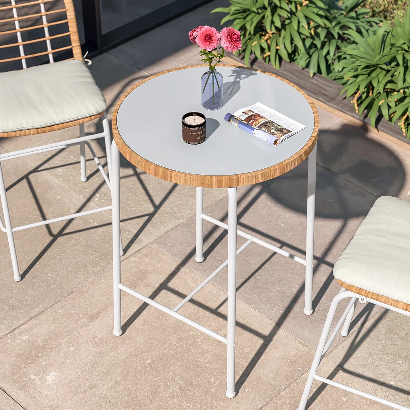 Tavolo alto da esterno rotondo 70 cm in acciaio bianco polyrattan naturale e top in vetro - Griel