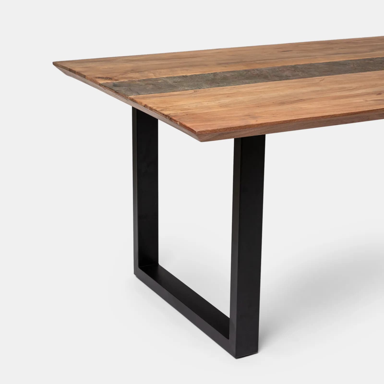 Tavolo da pranzo 220x100 top in legno di acacia 50mm con dettaglio effetto pietra e gambe in metallo nero - Mhalt